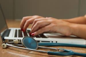 Comprendre la contre-visite médicale demandée par l'employeur...