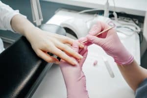expert des ongles en gel à Paris